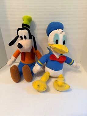 Goofy and Donald Duck Plush Set